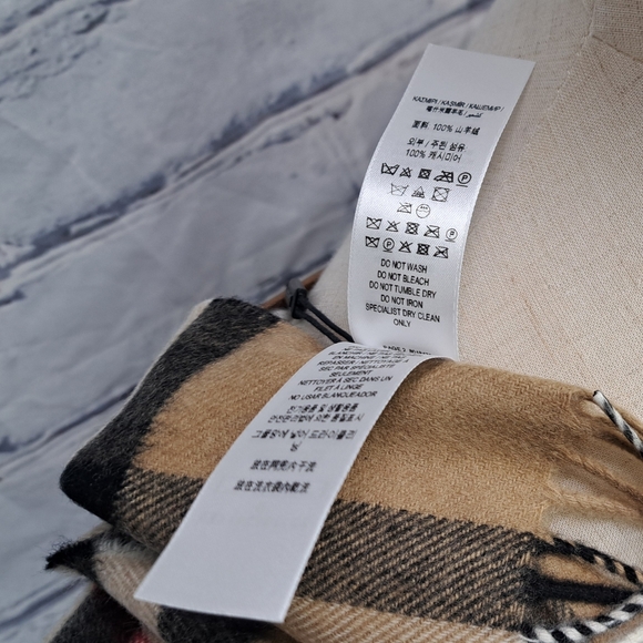 Burberry Giant Check 100% Cashmere Scarf Archive Beige Scotland 168x30 $500+ - Picture 7 of 16